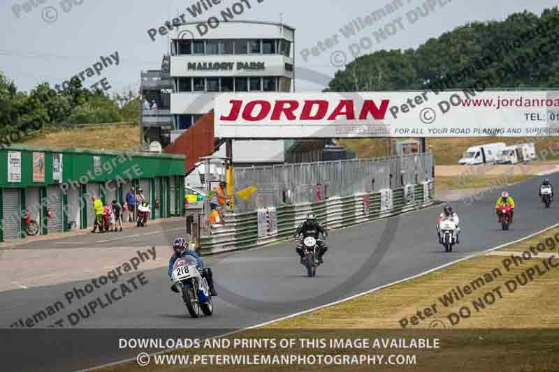 Vintage motorcycle club;eventdigitalimages;mallory park;mallory park trackday photographs;no limits trackdays;peter wileman photography;trackday digital images;trackday photos;vmcc festival 1000 bikes photographs